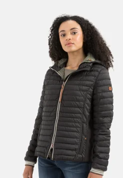 Steppjacke mit abnehmbarer Kapuze
