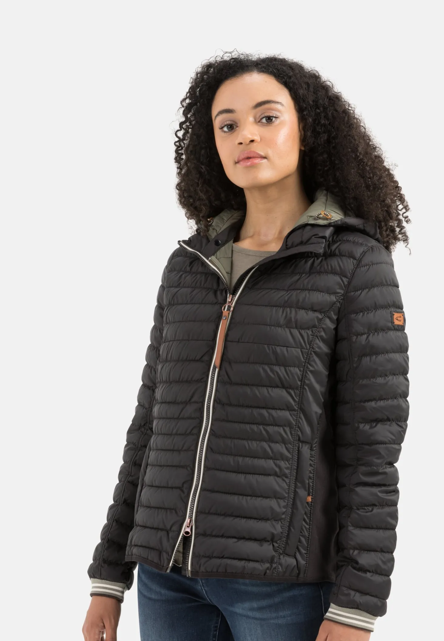 Steppjacke mit abnehmbarer Kapuze