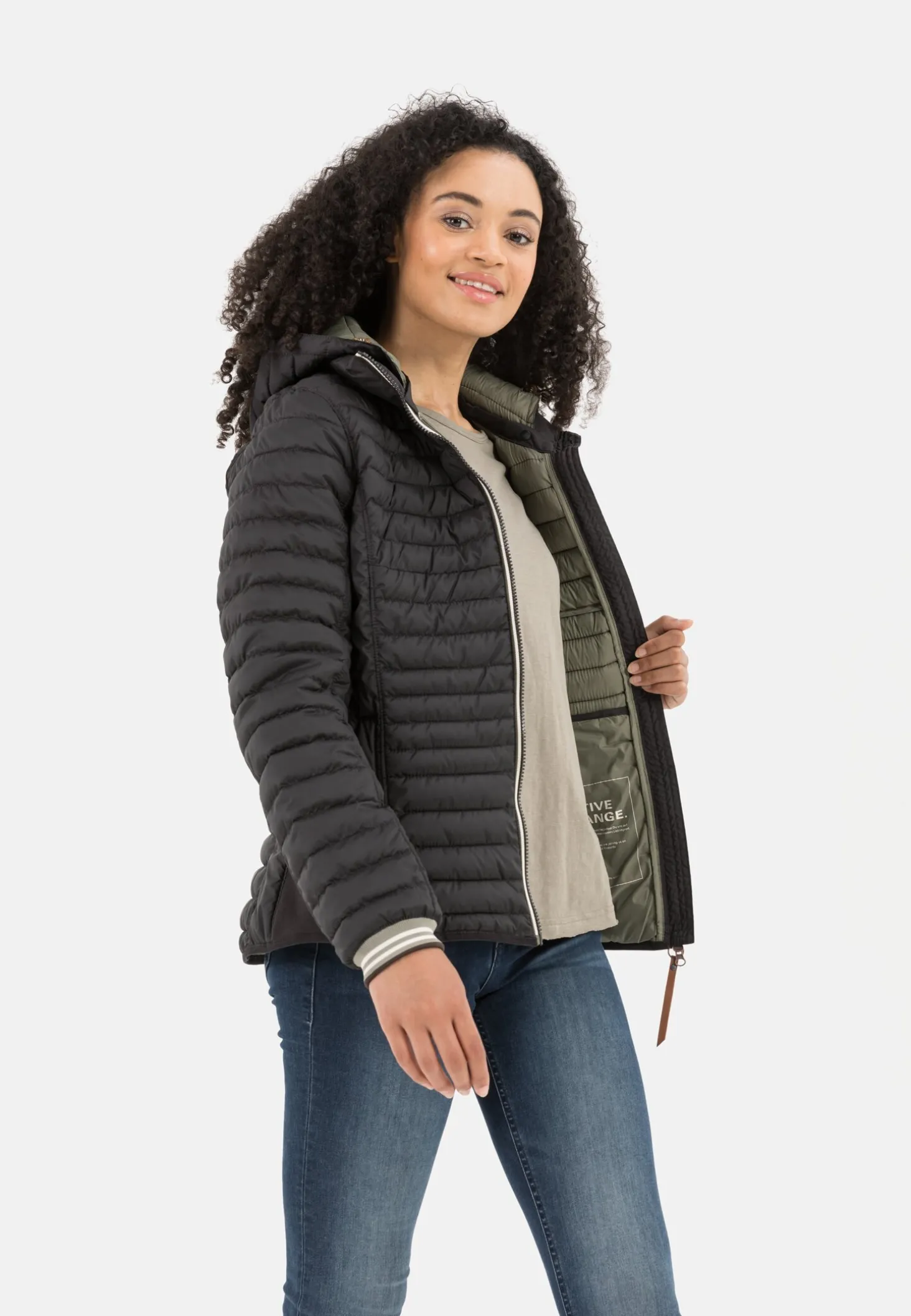 Steppjacke mit abnehmbarer Kapuze