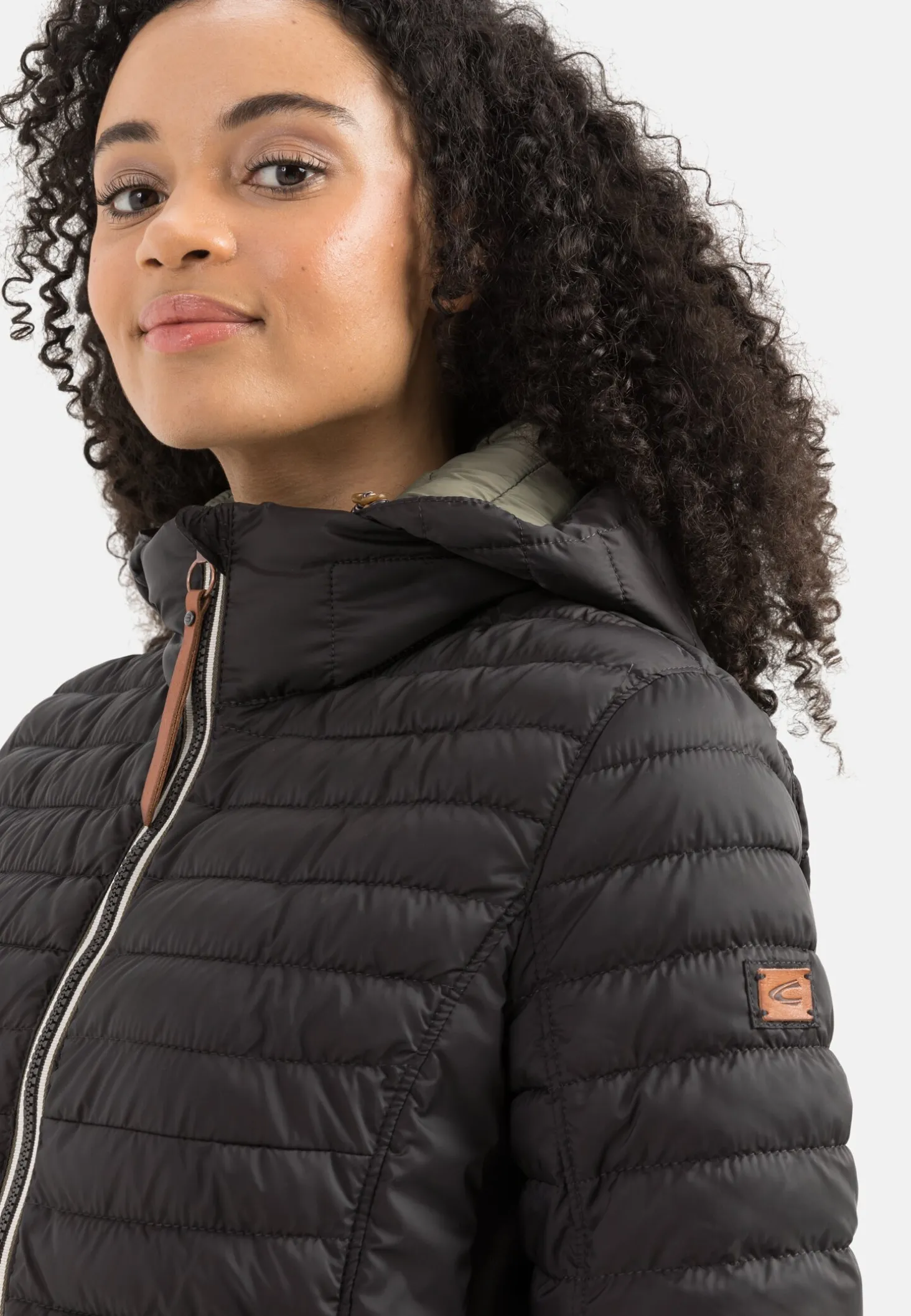 Steppjacke mit abnehmbarer Kapuze
