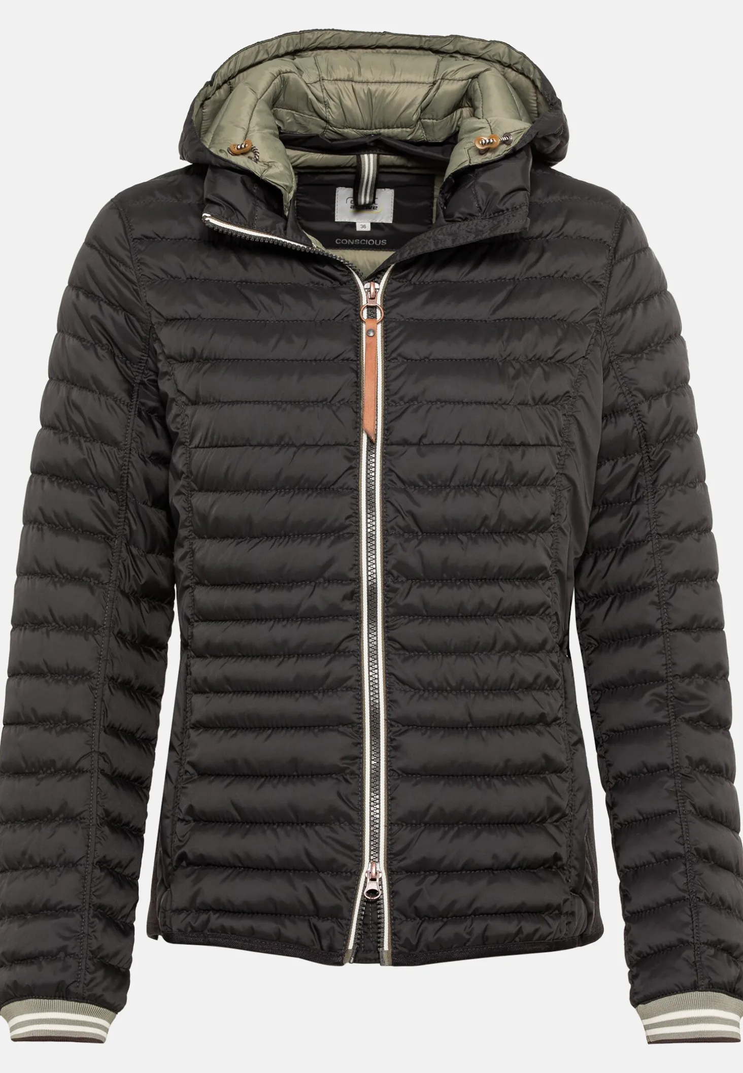 Steppjacke mit abnehmbarer Kapuze
