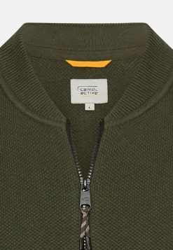 Strickjacke im Bomberstil