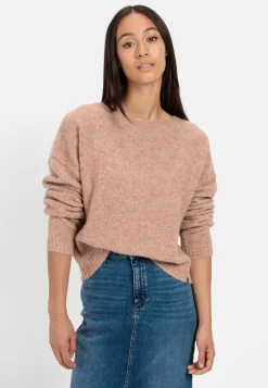 Strickpullover aus einem Wollmix