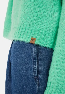 Strickpullover aus einem Wollmix