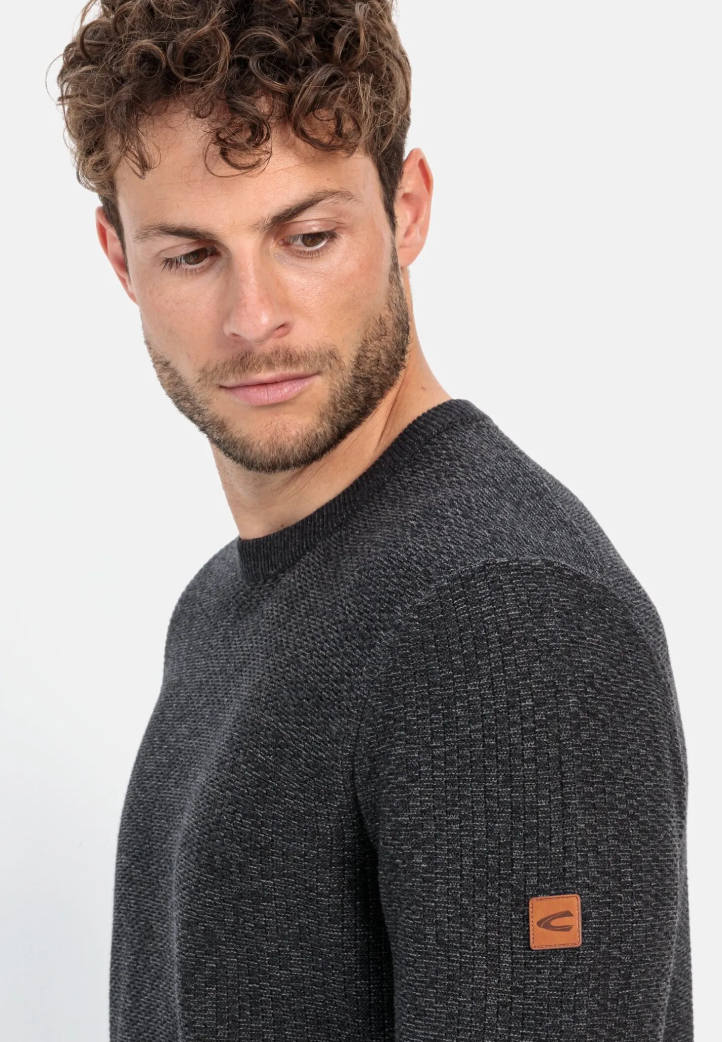 Strickpullover aus einem Baumwollmix