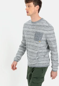 Strickpullover im Streifenmuster