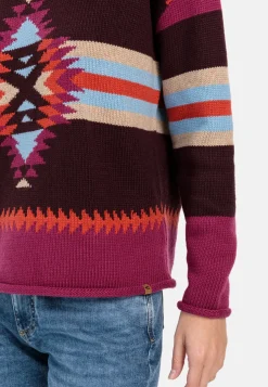 Strickpullover mit eingearbeiteten Mustern