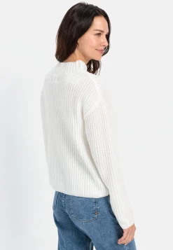 Strickpullover mit Zopfmuster