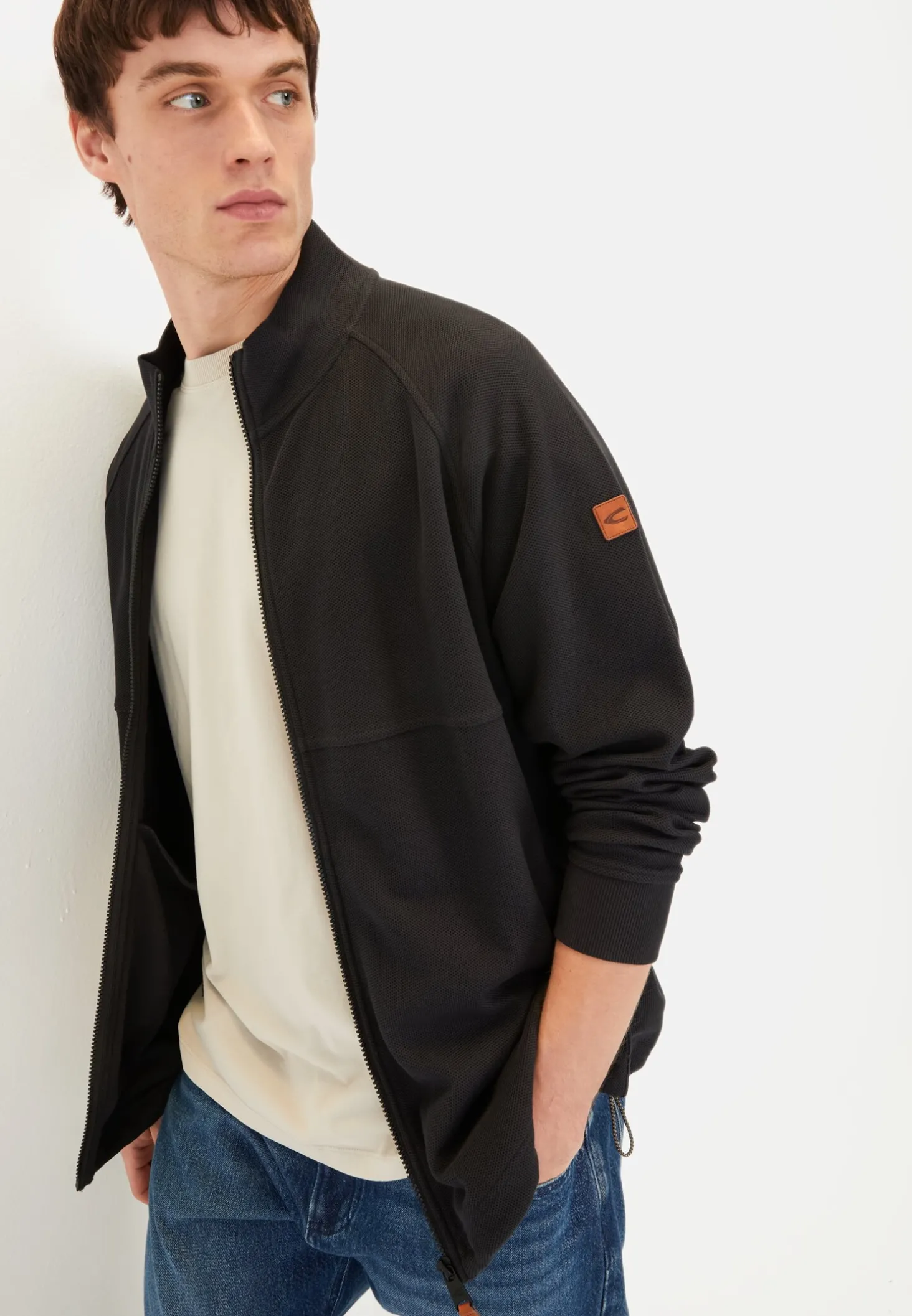 Sweatjacke mit Stehkragen