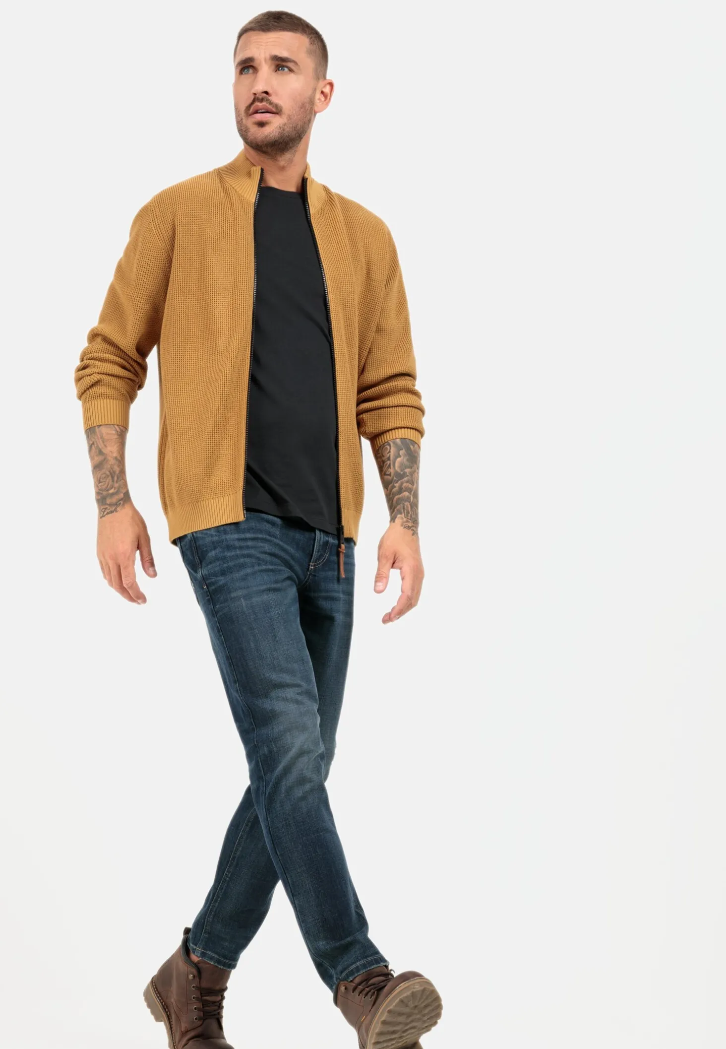 Tapered Fit 5-Pocket Jeans