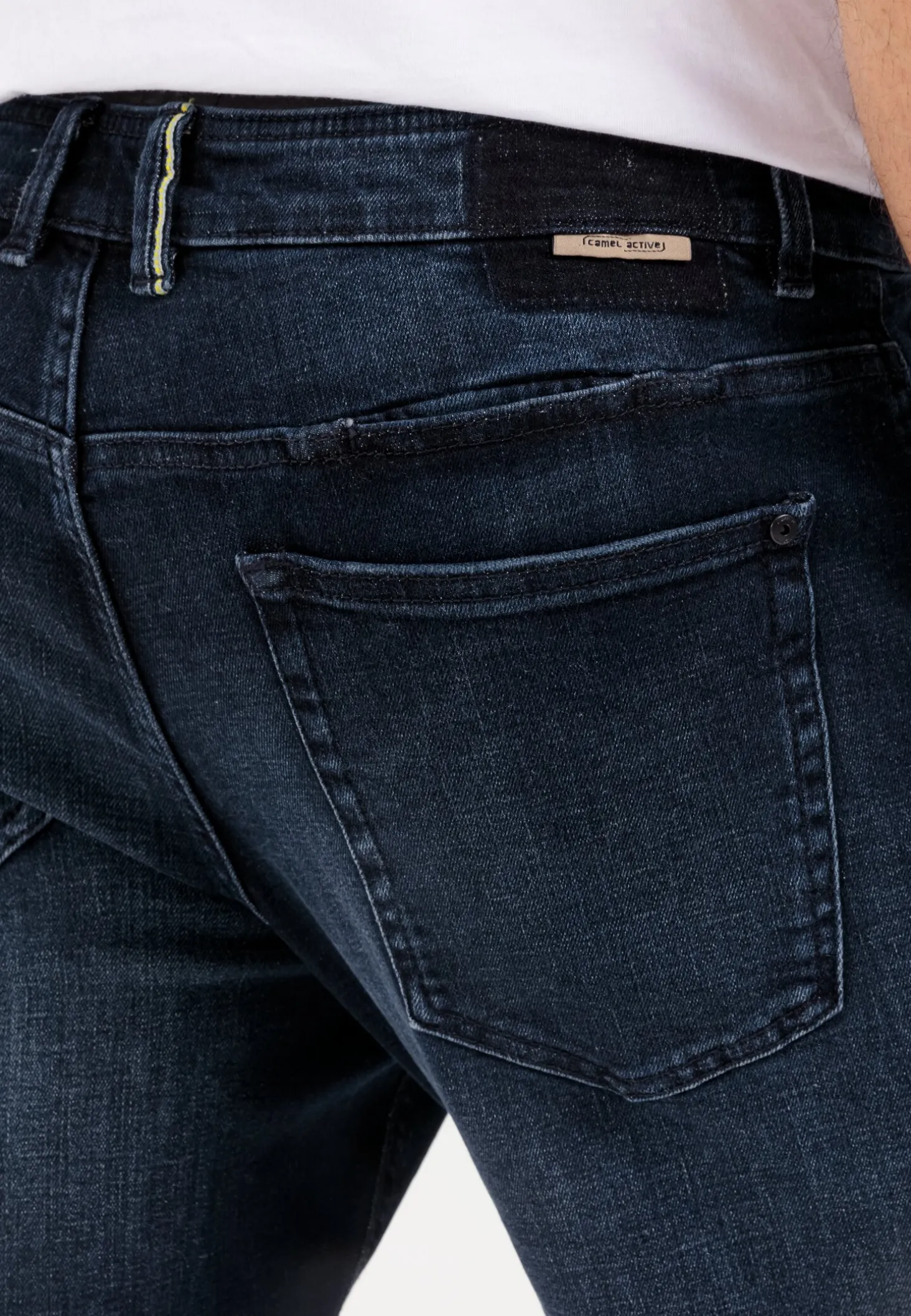 Tapered Fit Selvedge Jeans mit Smartphone Tasche