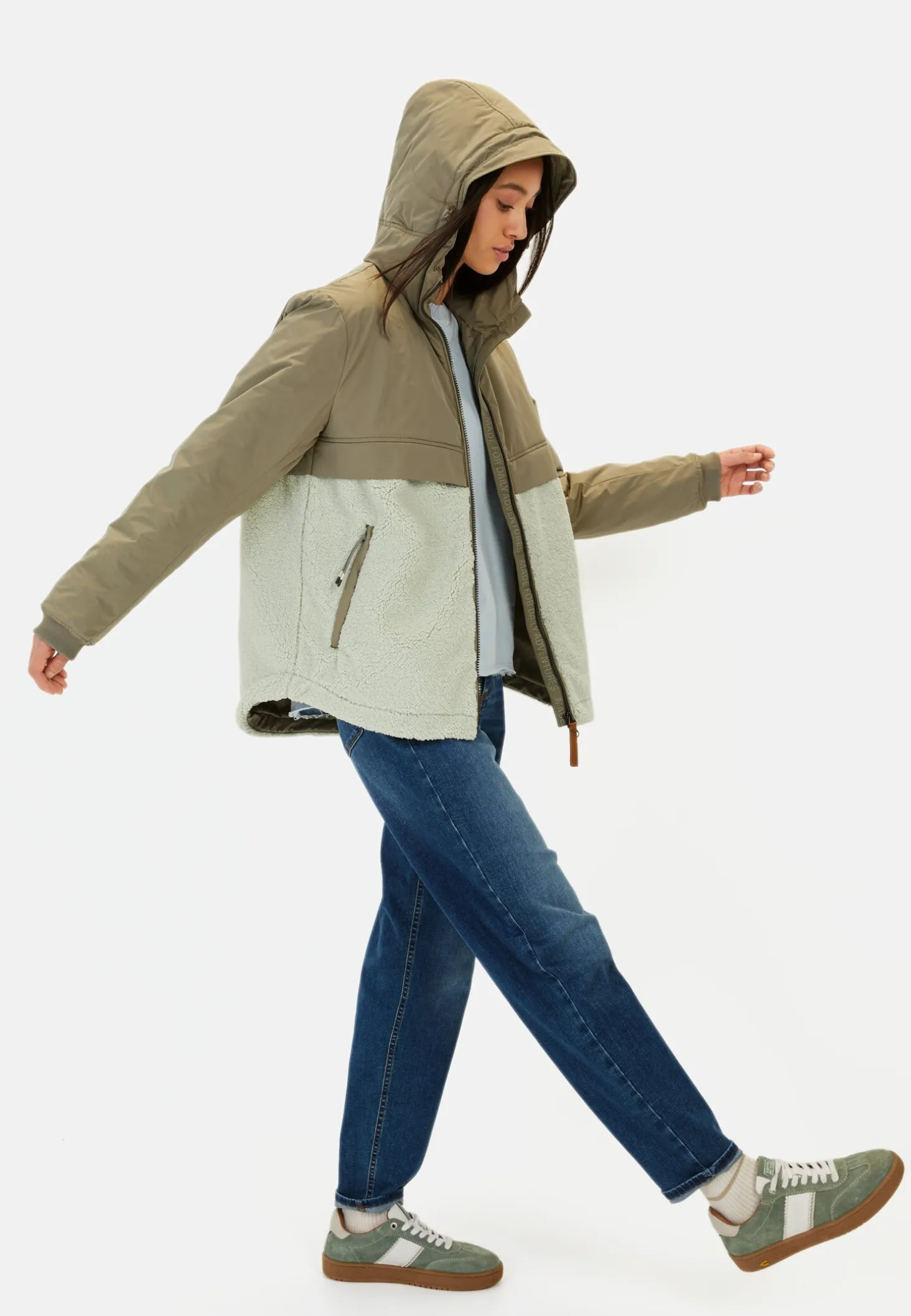 Teddyjacke mit Kapuze