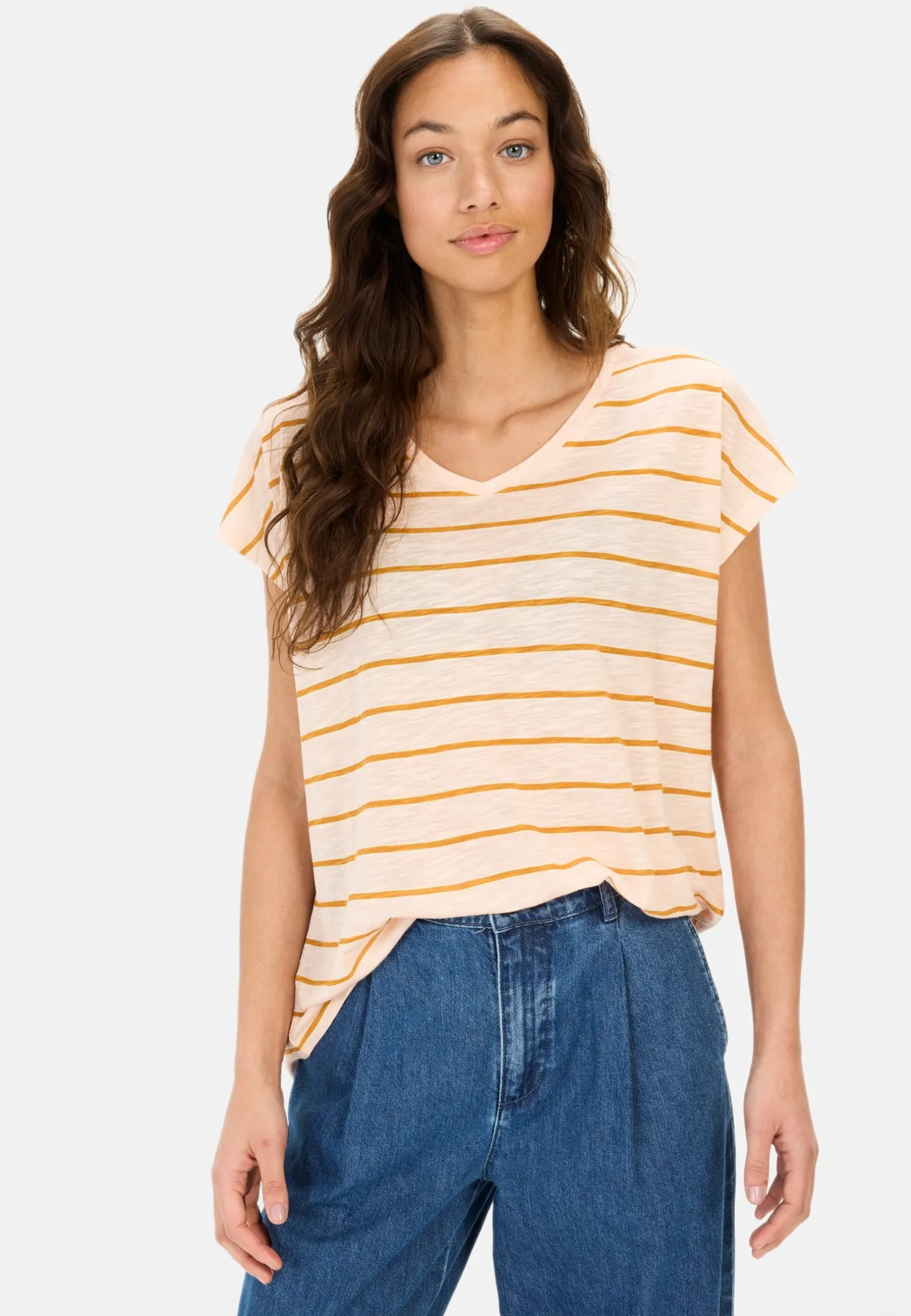 T-Shirt mit V-Ausschnitt und Streifenmuster