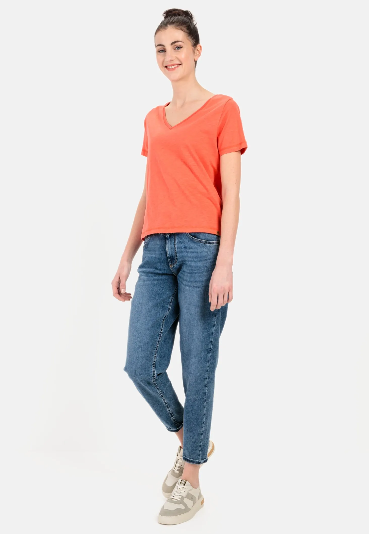 V-Neck T-Shirt aus Organic Cotton