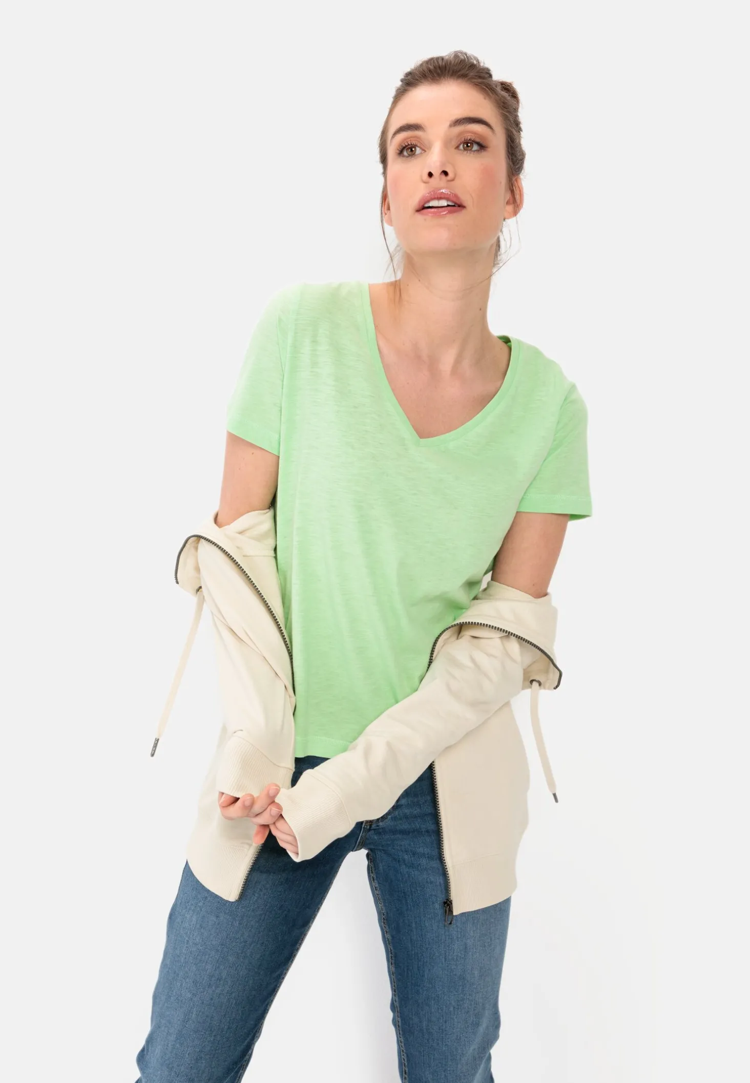 V-Neck T-Shirt aus Organic Cotton