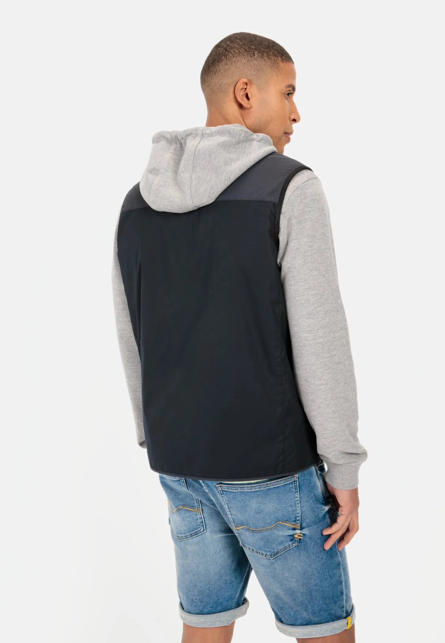 Weste mit aufgesetzten Taschen